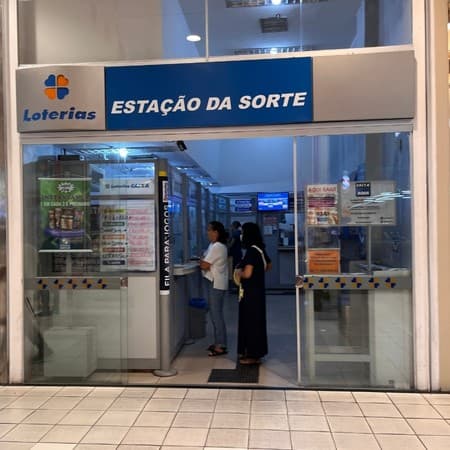 Imagem de interna da loja estação da sorte lotérica