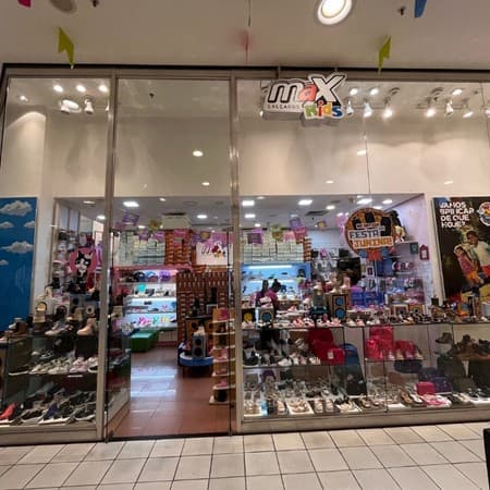 Imagem de interna da loja max kids calcados