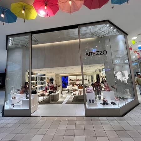 Imagem de interna da loja arezzo