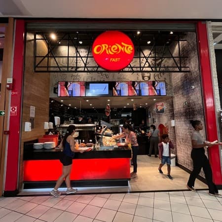 Imagem de interna da loja oriente fast