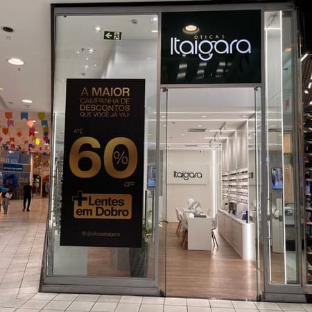 Imagem de interna da loja óticas itaigara