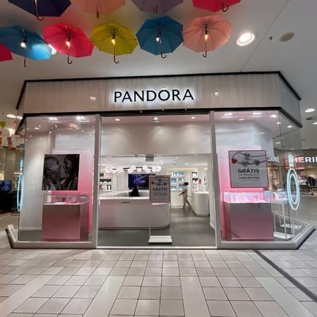 Imagem de interna da loja pandora