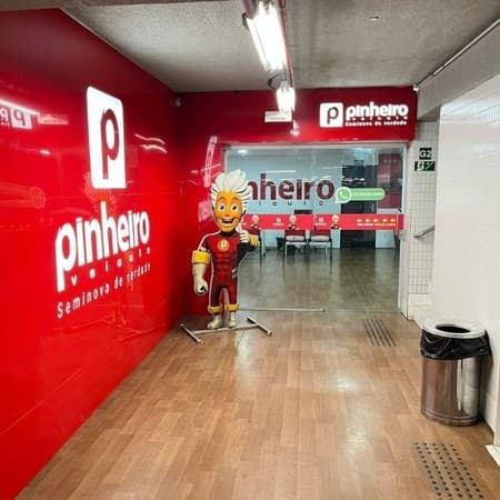 Imagem de interna da loja pinheiro veículo