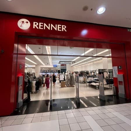 Imagem de interna da loja renner