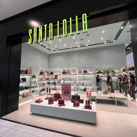 Imagem de interna da loja santa lolla