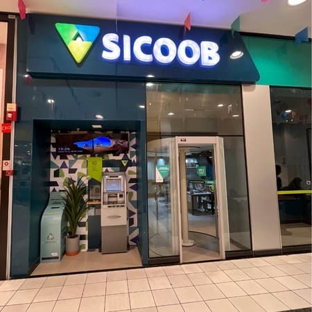 Imagem de interna da loja sicoob