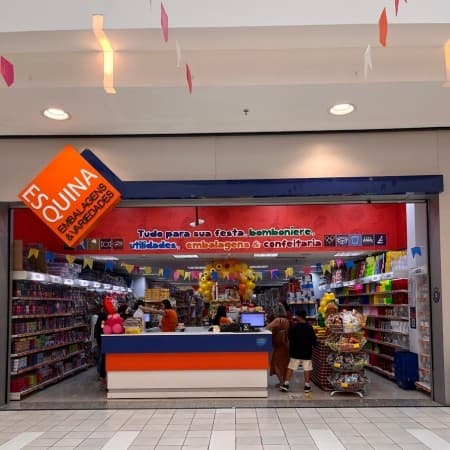 Imagem de interna da loja esquina embalagem