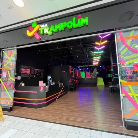 Imagem de interna da loja vila trampolim