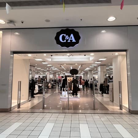 Imagem de interna da loja c&a