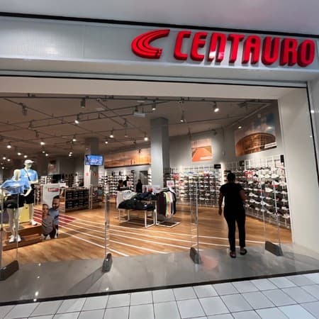 Imagem de interna da loja centauro