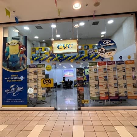 Imagem de interna da loja cvc