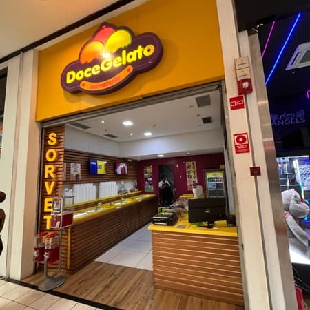 Imagem de interna da loja doce gelato