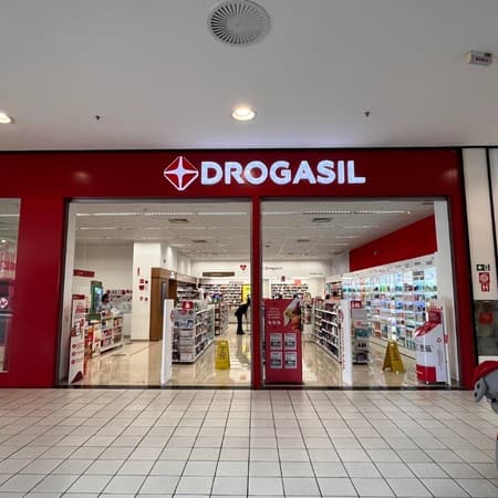 Imagem de interna da loja drogasil
