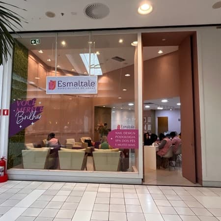Imagem de interna da loja esmaltale