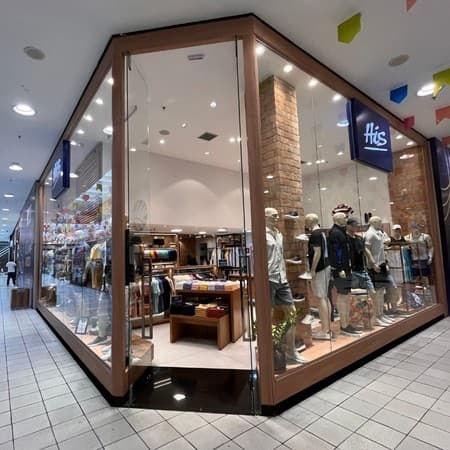 Imagem de interna da loja his