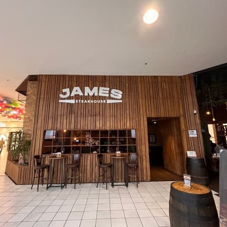 Logo da loja james steakhouse