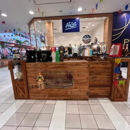 Imagem de interna da loja adega do vale