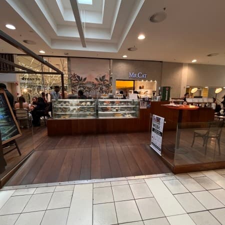Imagem de interna da loja pereira café