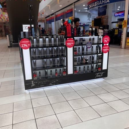Imagem de interna da loja touti cosmetics